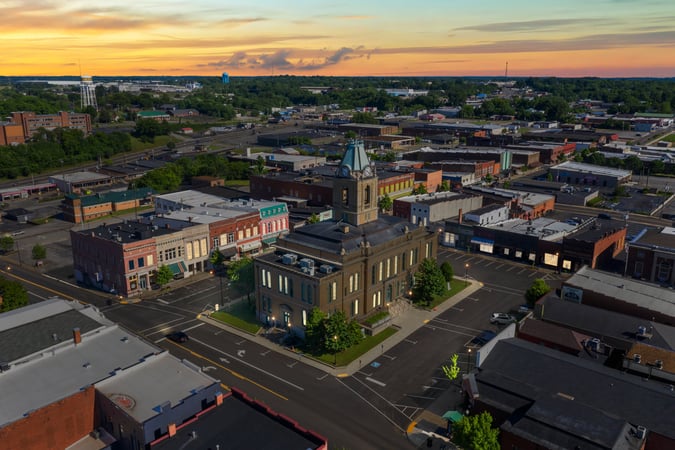 drone shot of Robertson County courthouse in Springfield, TN
